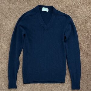 Vintage Navy V-Neck Sweater size M